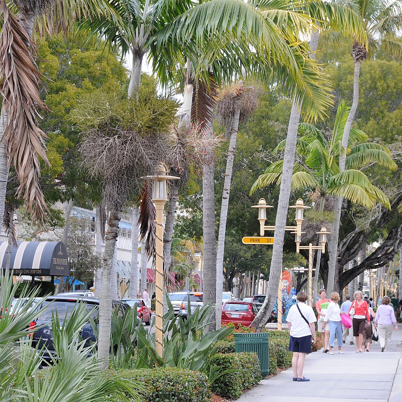 DSC_8241 Naples, Golf von Mexico, Florida, USA Naples gehört zu den reichsten Städten der USA. Das Pro-Kopf-Einkommen betrug nach den Angaben des U.S. Census im Jahre...